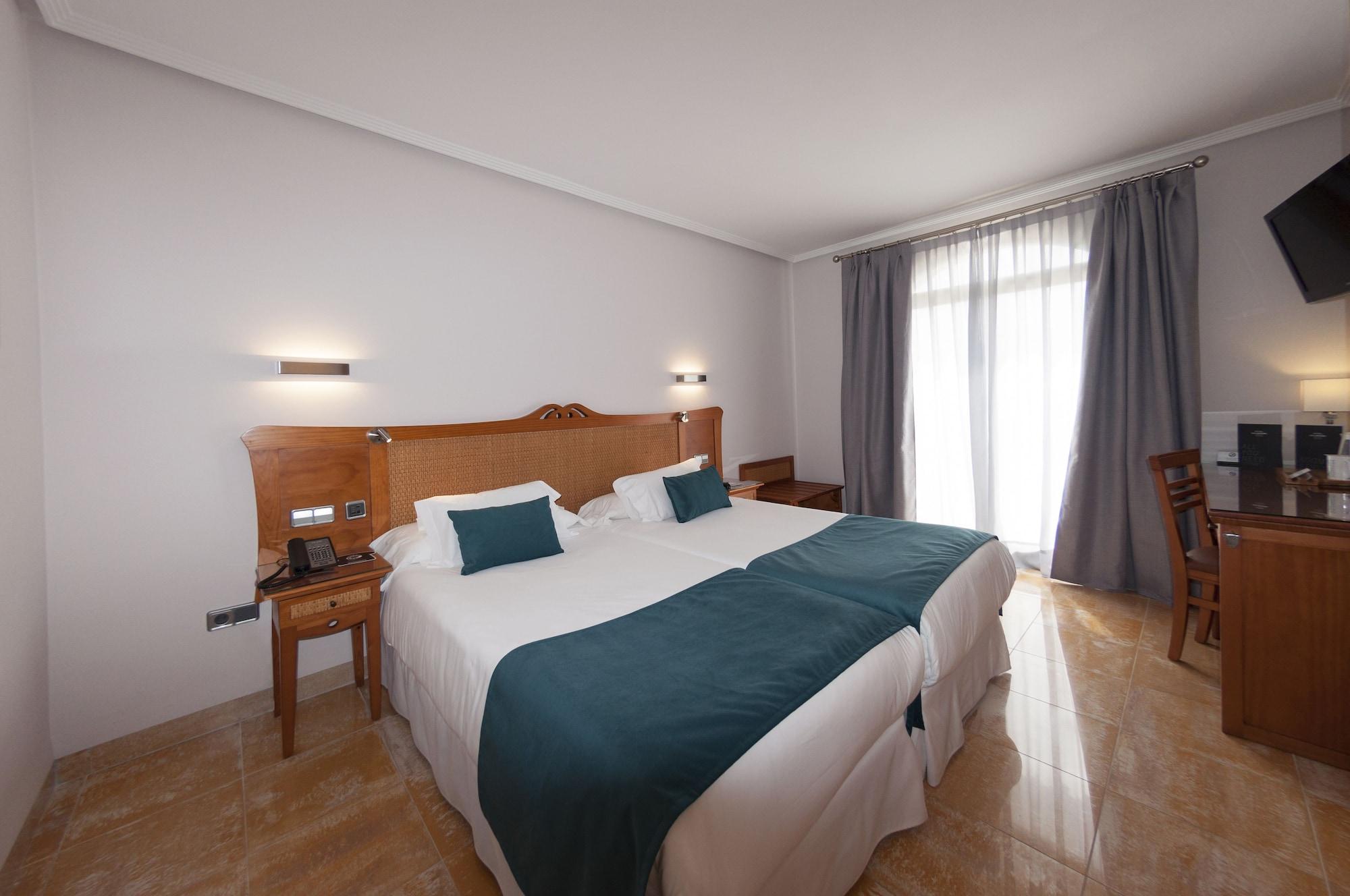 טורבייחה Hotel La Laguna Spa & Golf מראה חיצוני תמונה