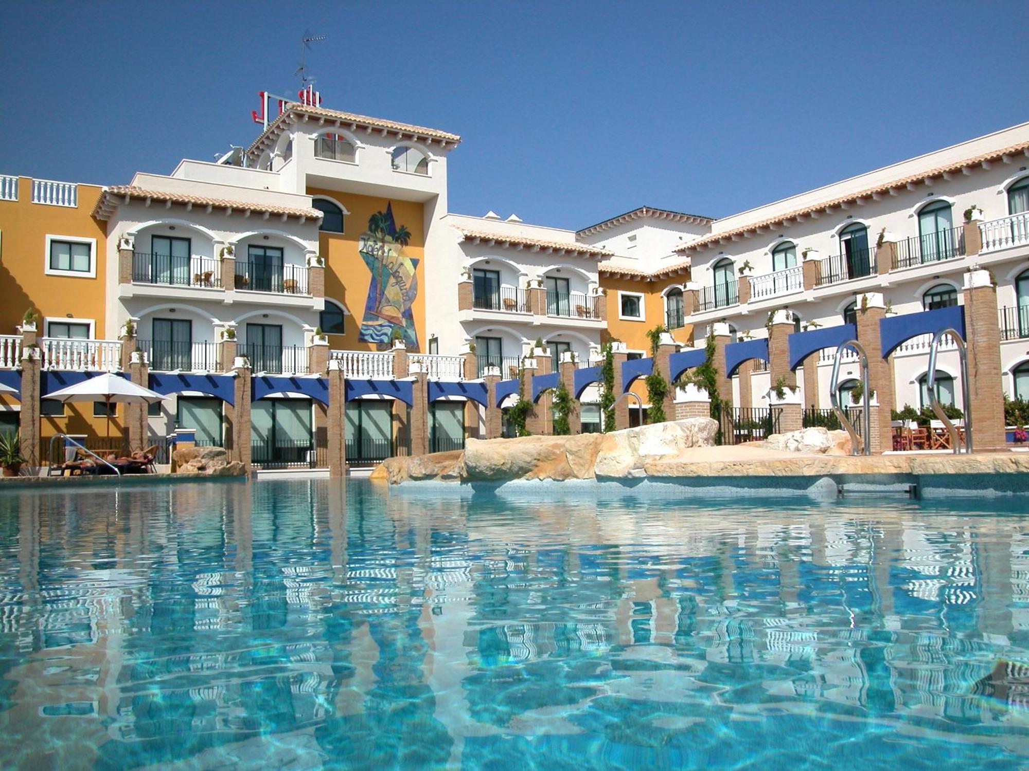טורבייחה Hotel La Laguna Spa & Golf מראה חיצוני תמונה