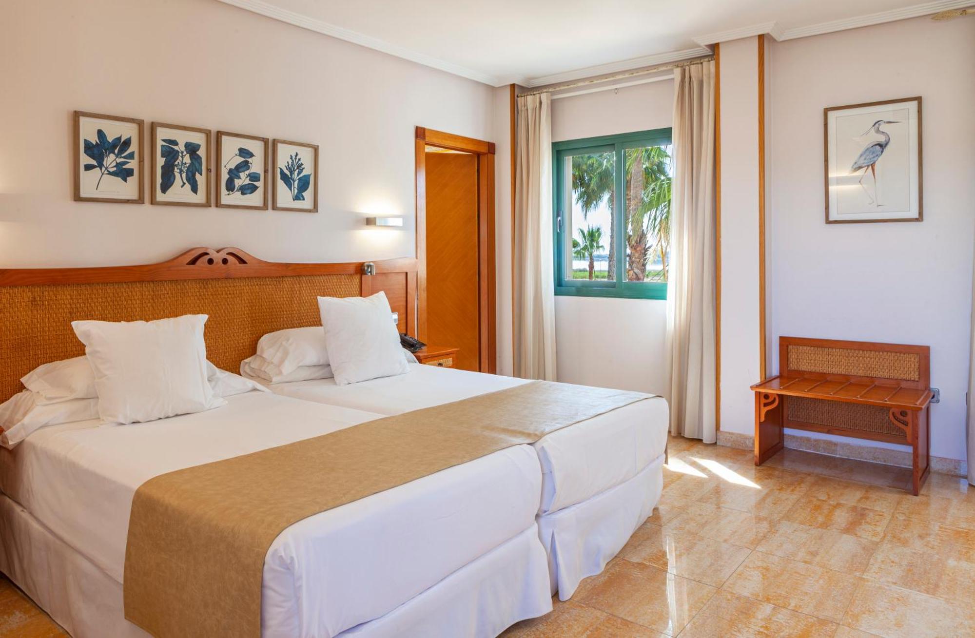 טורבייחה Hotel La Laguna Spa & Golf מראה חיצוני תמונה